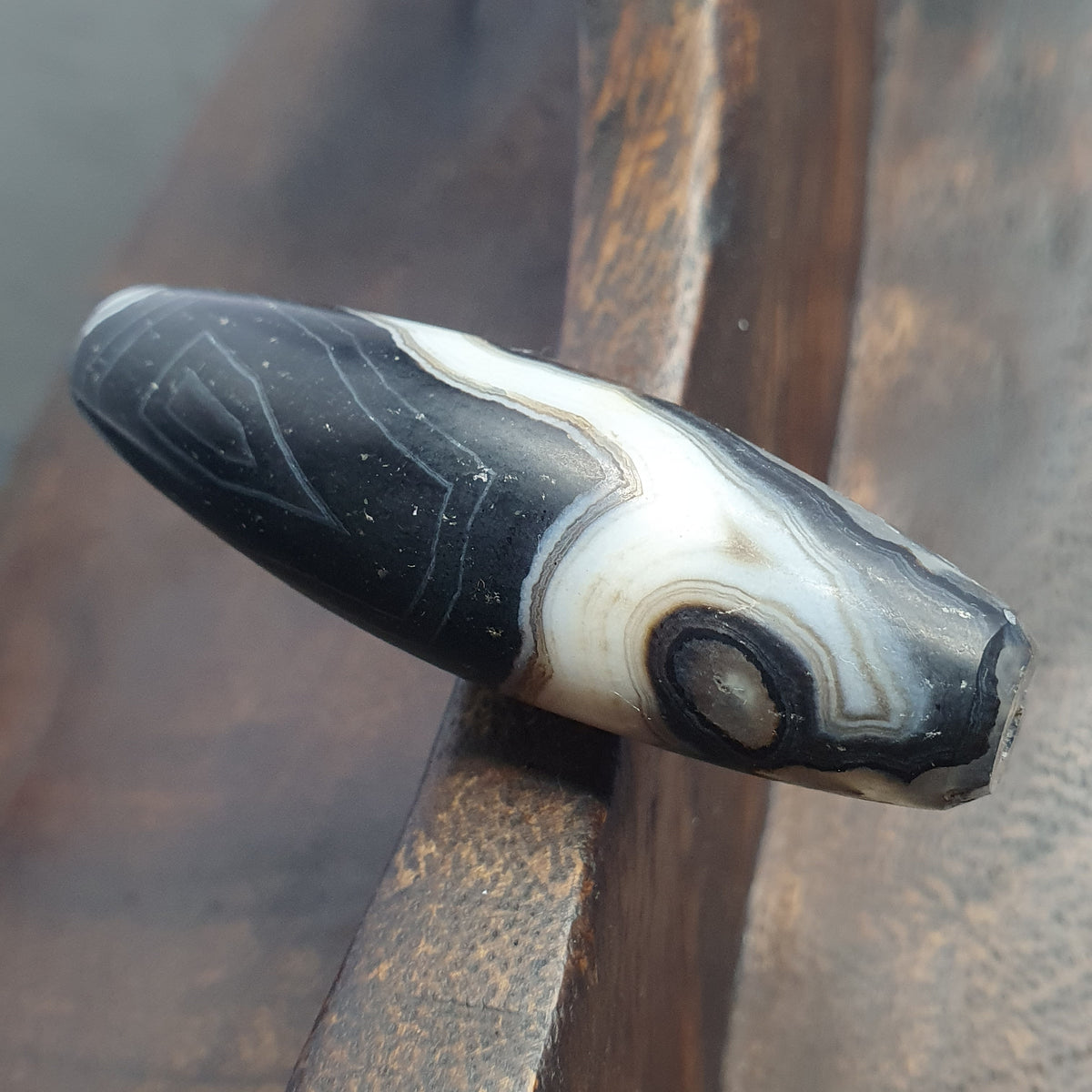 Perle unique vintage agate du Tibet de l'Himalaya à motifs