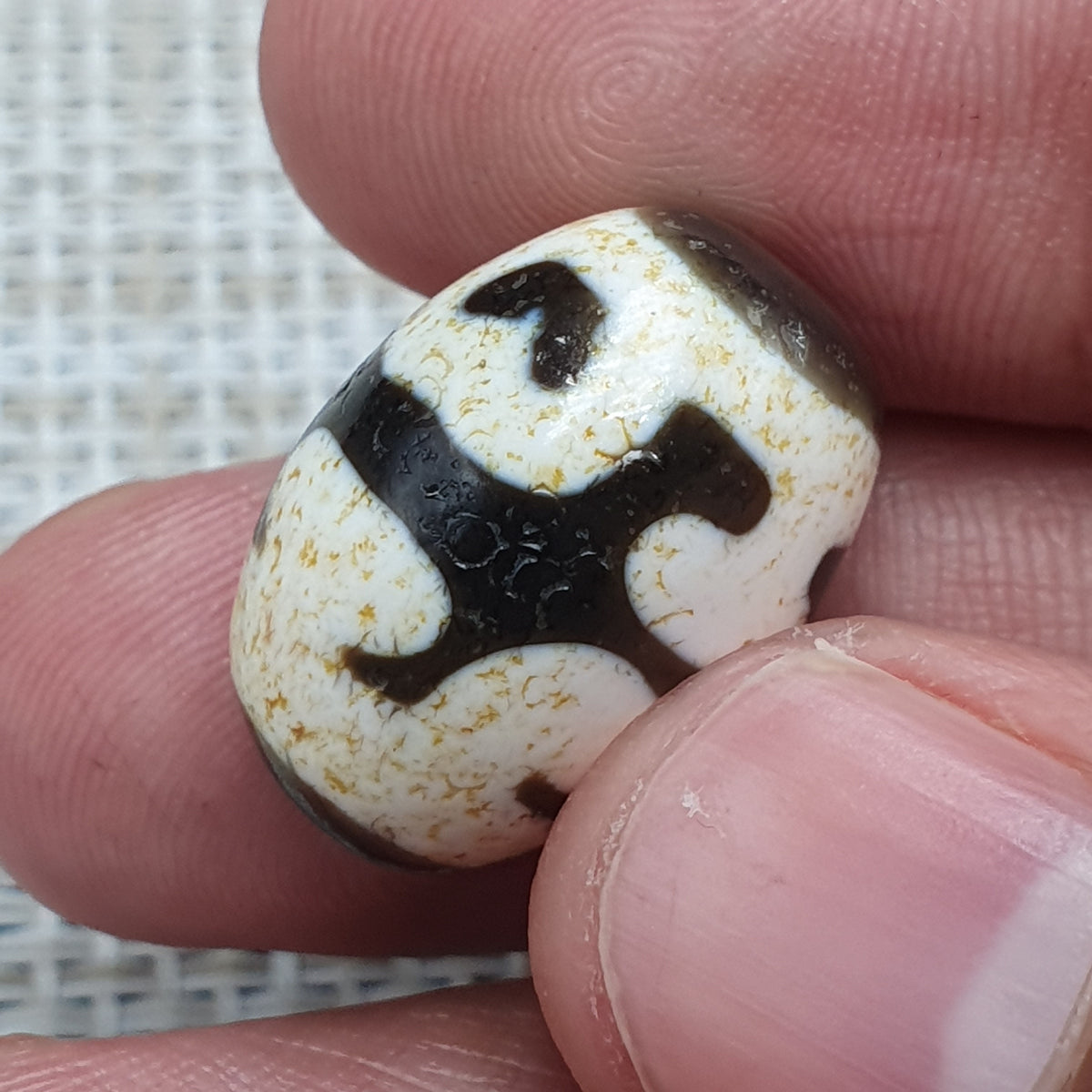 Perles d'agate tibétaines de l'Himalaya à motif de vase au trésor vintage