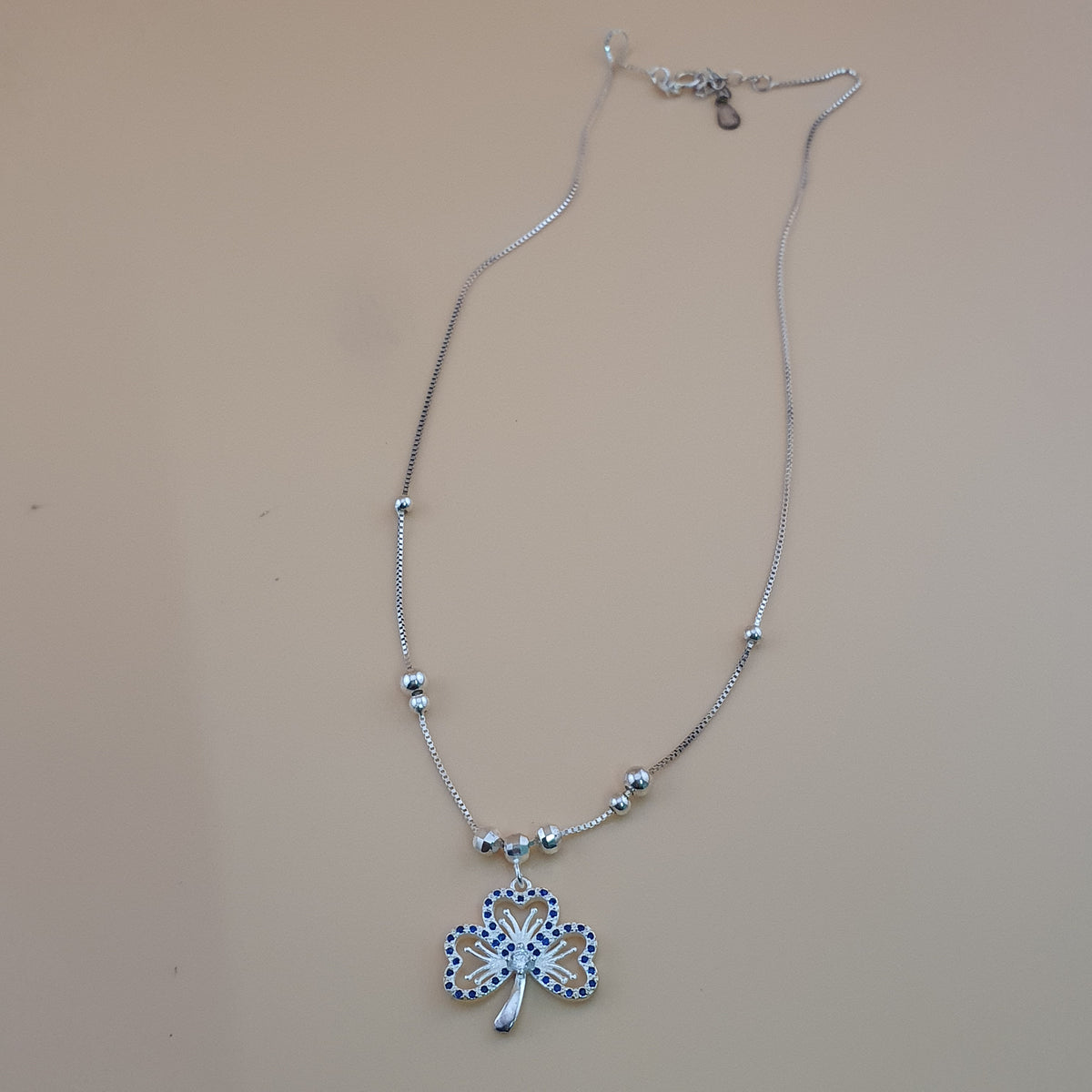 Elegant 925 Sterling Silver Four-Leaf Clover Pendant Blue & White Zirconia Stones Silver Chain