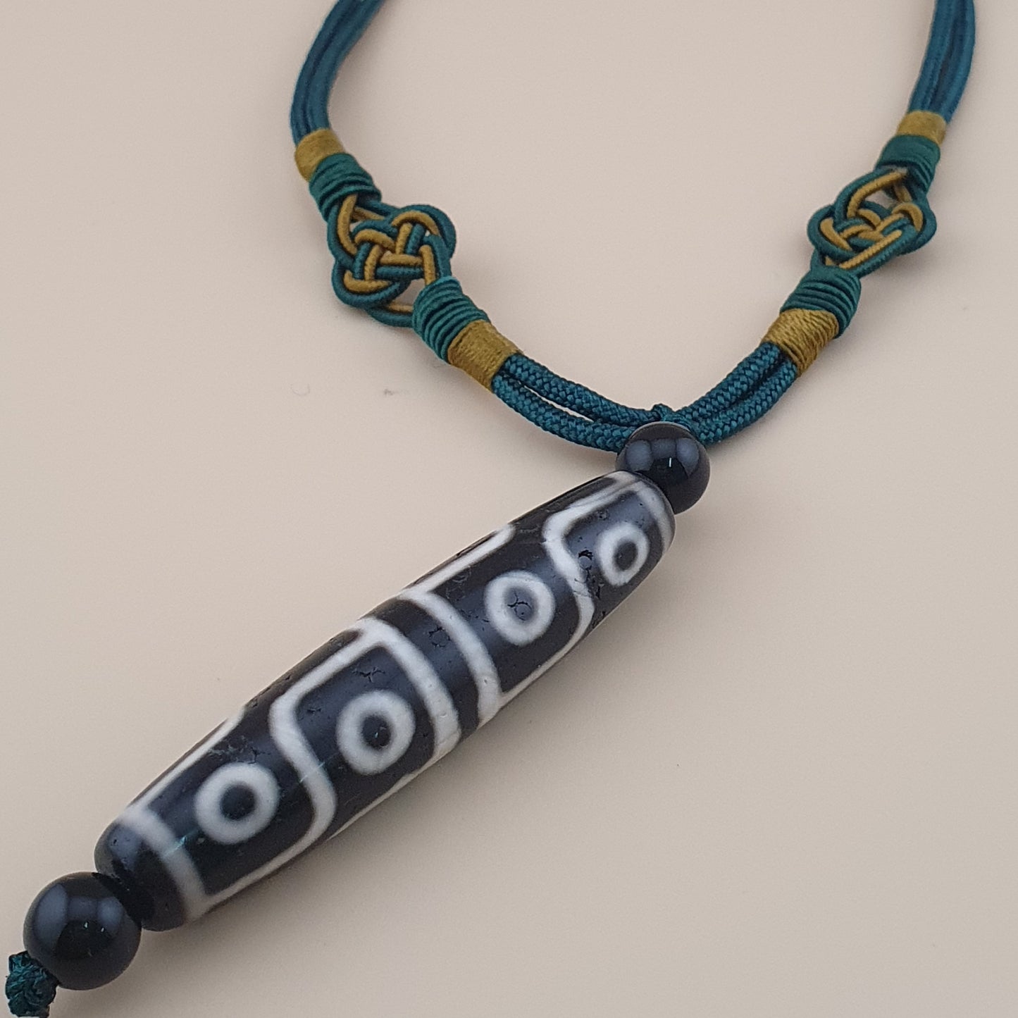 Antike Himalaya-Tibetische 12-Augen-Achat-Dzi-Perlen-Amulett-Halskette