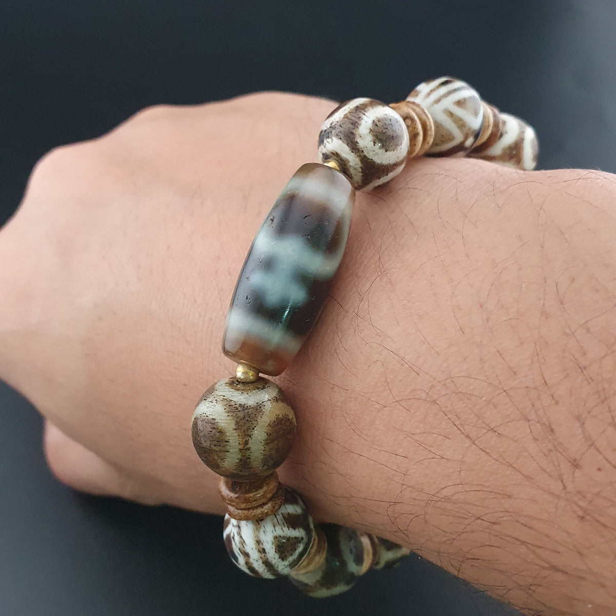 Armband aus antiken burmesischen Pumtek Pyu und Vintage Himalaya Schatzvasen-Muster Achatperlen