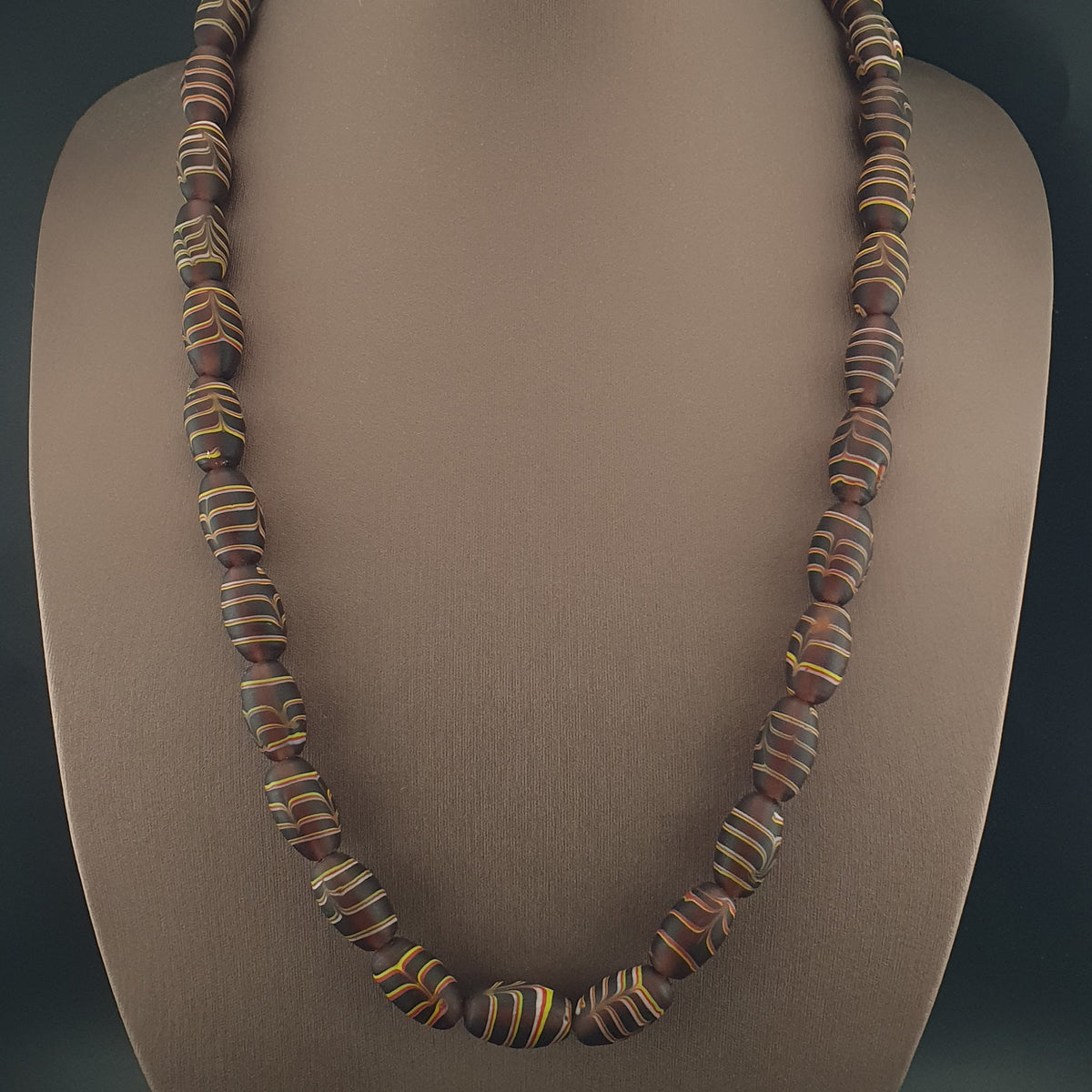 Vintage Venetian Style Feather Desgin Glass Beads Strand Necklace
