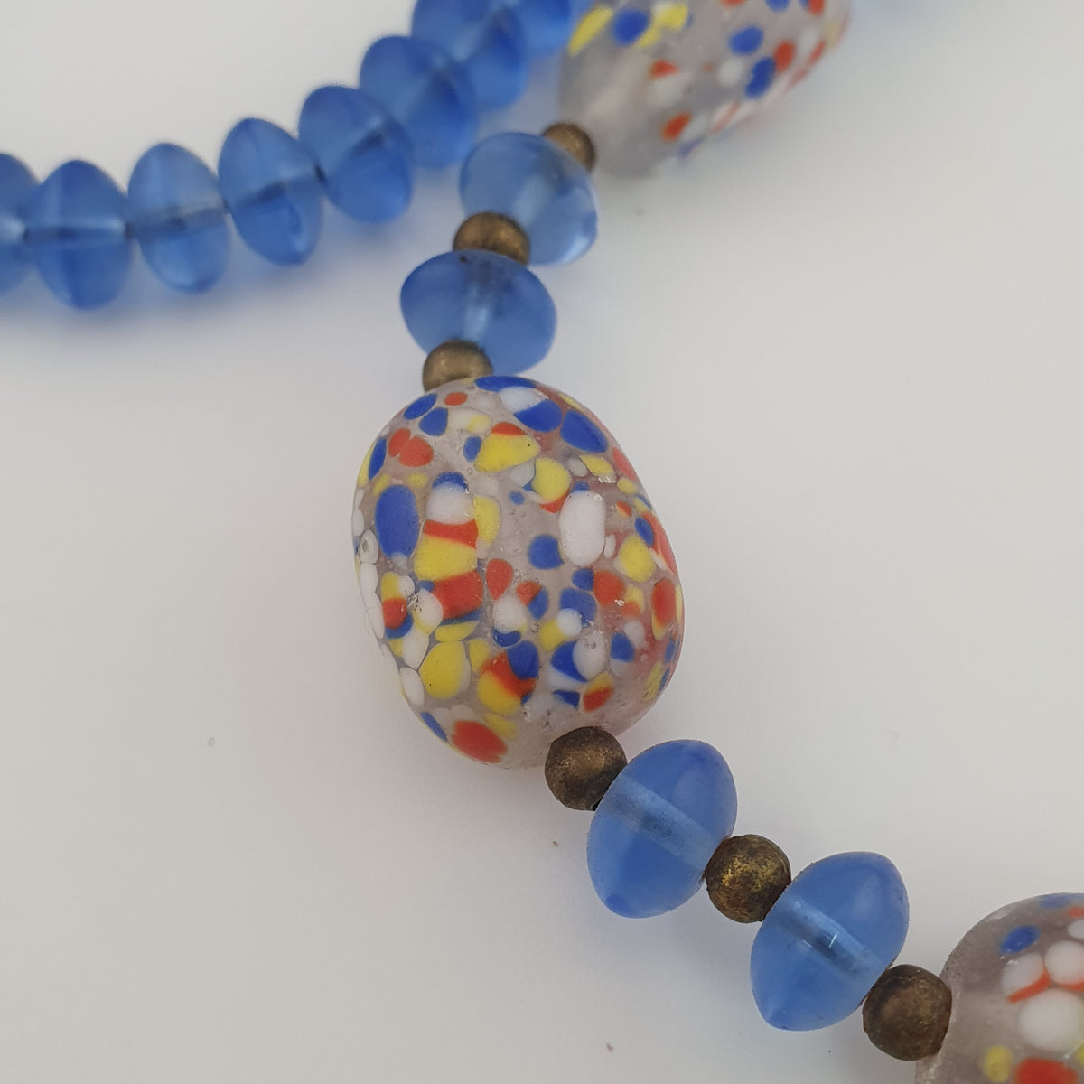 Collier en aventurine et perles de verre africaines bleues en forme de pneu, style vénitien vintage africain