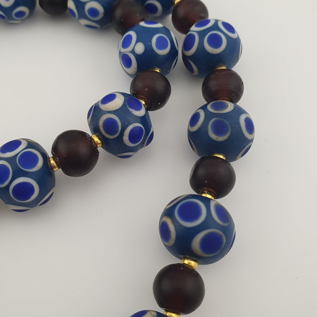 Collier de perles vénitiennes antiques de style africain Mille Yeux et perles de verre africaines