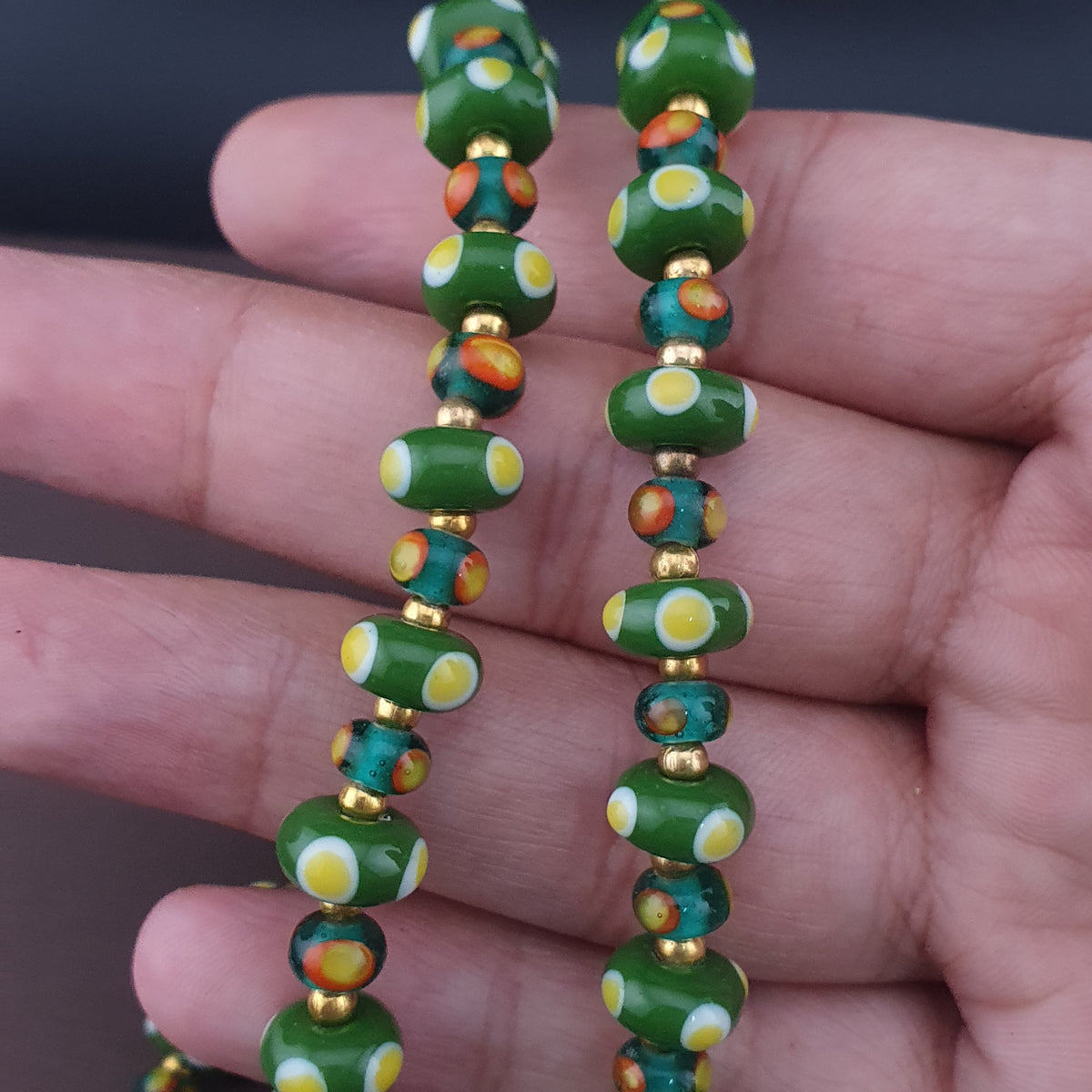 Vintage Tiny Venetian Style Tire Shape Eyes Glass Beads Necklace