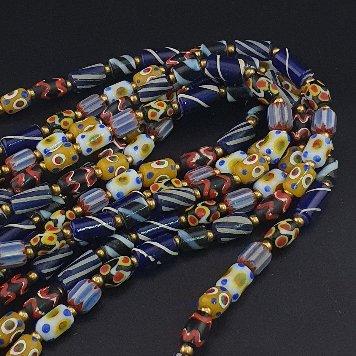 Collier en perles de verre mélange d'yeux et rayures, style vénitien vintage