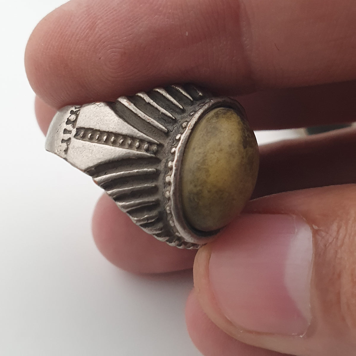 15 Mixed Vintage Rings Antique Style Brass Glass & Stone Collectible Ring Lot