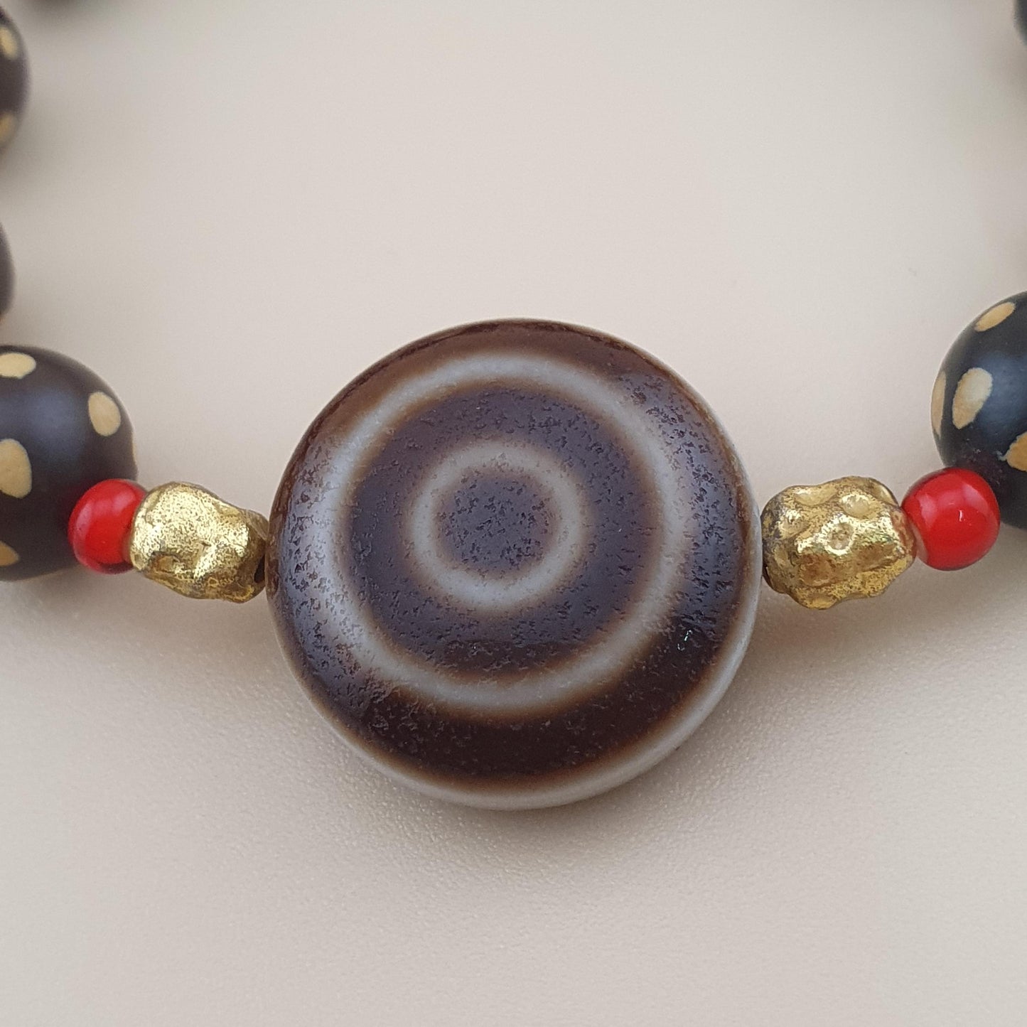 Vintage Himalayan Tibetan Circle Eye Circle Shape Agate & Beads Bracelet