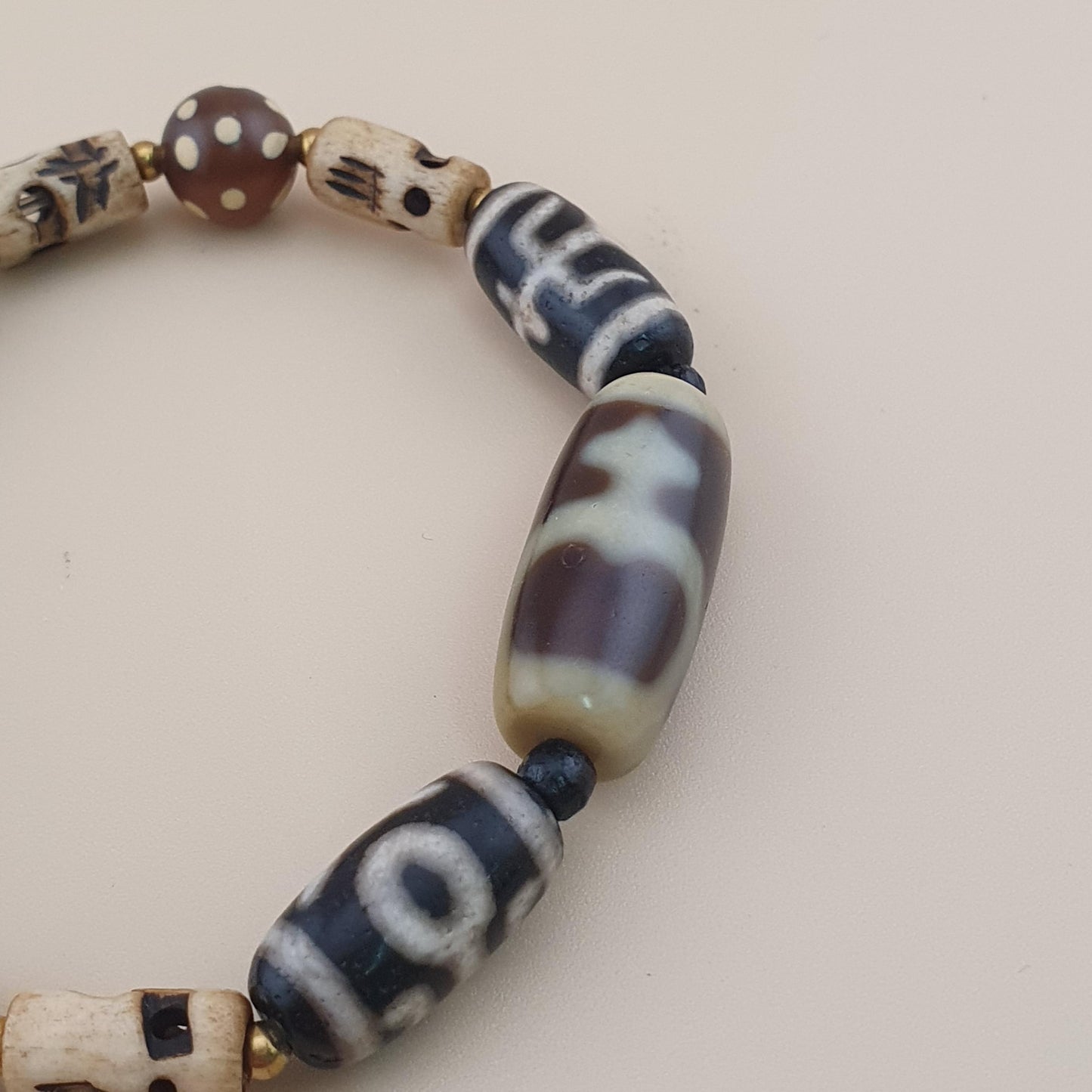 Vintage Himalayan Tibetan Treasure Vase Pattern & 2 Eyes Agate Beads Bracelet