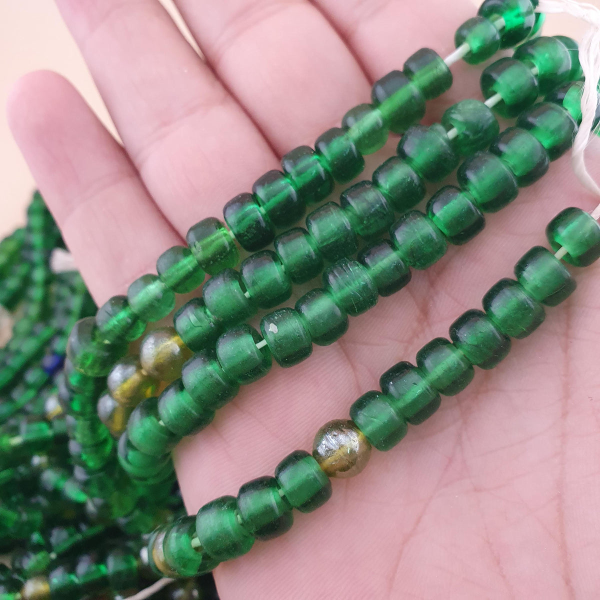 Collier en perles de verre vertes de style africain vintage de 24 pouces