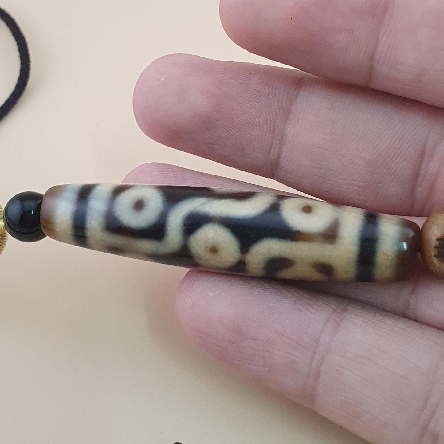 Vintage Himalayan Tibetan 9 Eyes Agate Bead Amulet