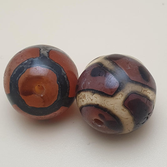 Lot von 2 Vintage gravierten Karneol-Achatperlen