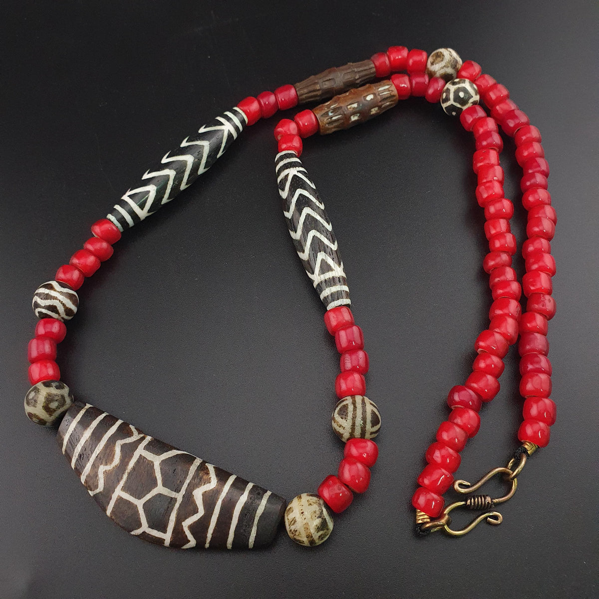 Collier de perles antiques Pumtek Pyu et WhiteHeart vénitiennes 61 cm