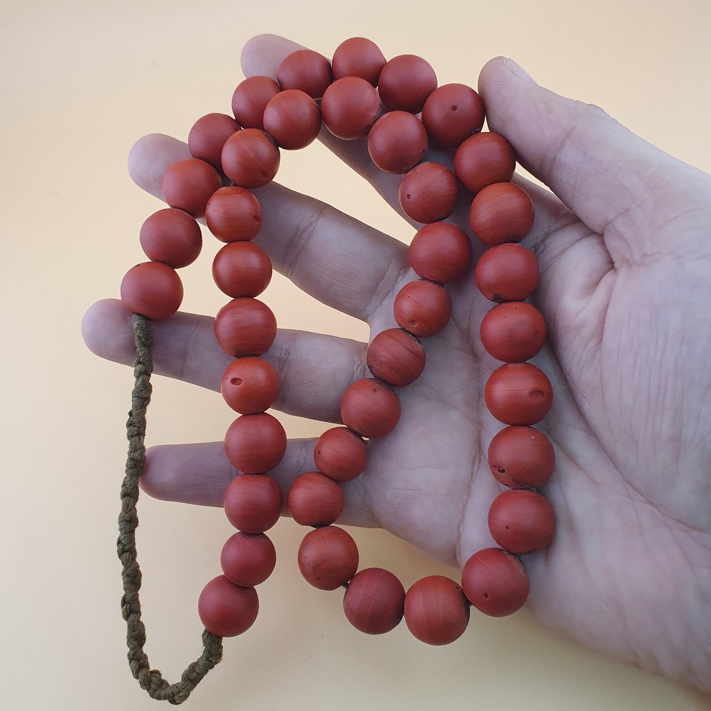 Halskette mit Glasperlen im afrikanischen Stil, Rot-Orange