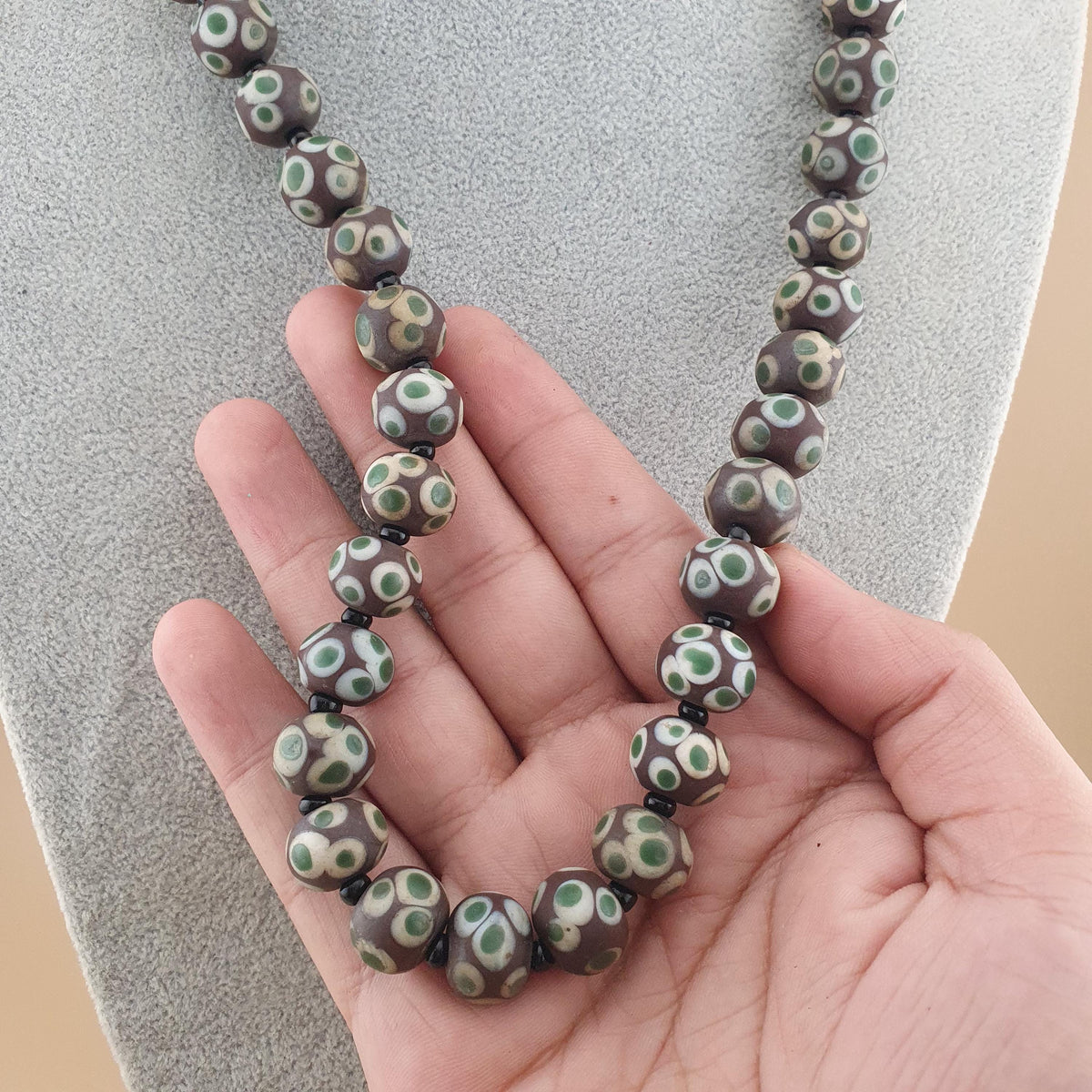 Collier de perles de verre style vénitien vintage "mille yeux" 24 pouces perles de 13-14mm