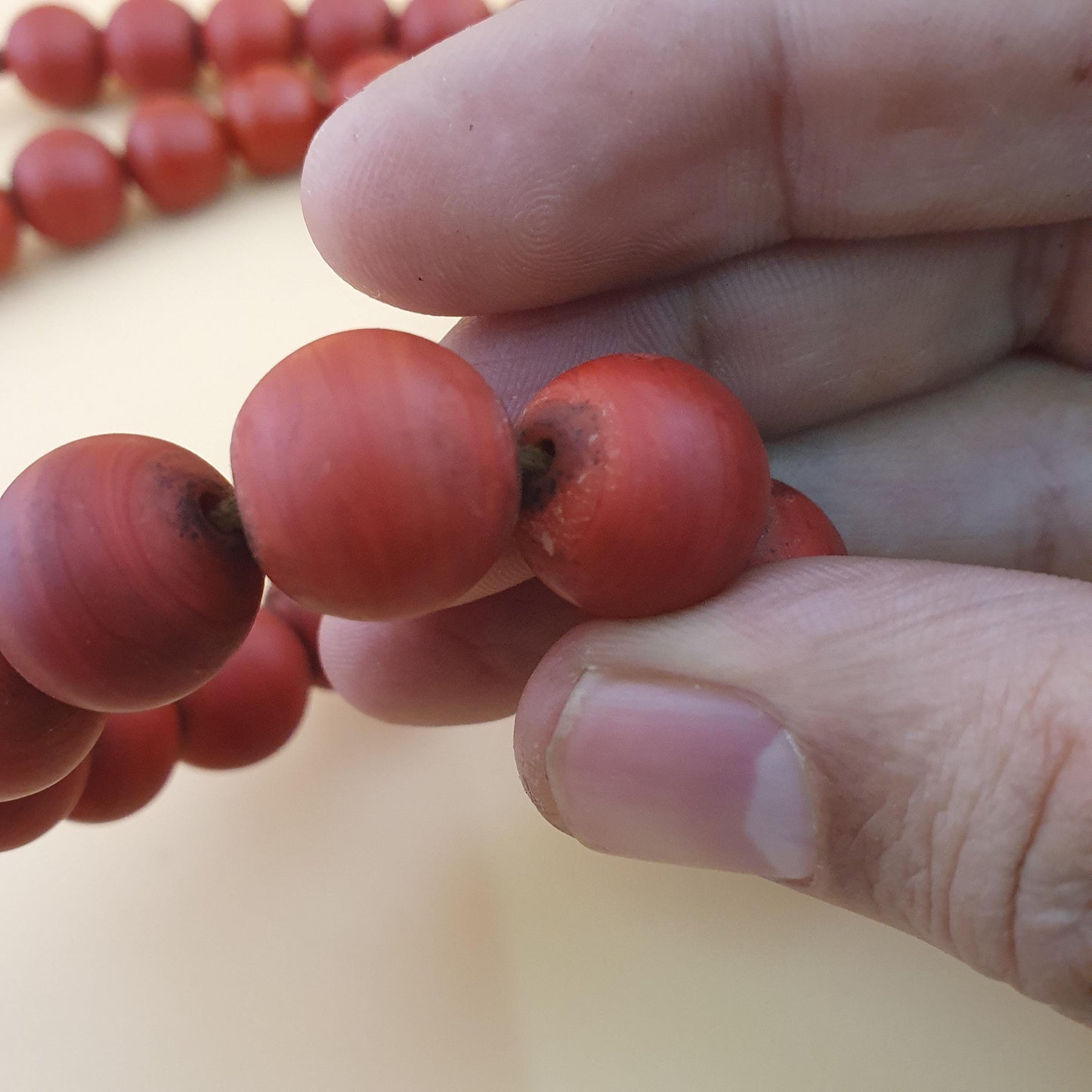Halskette mit Glasperlen im afrikanischen Stil, Rot-Orange