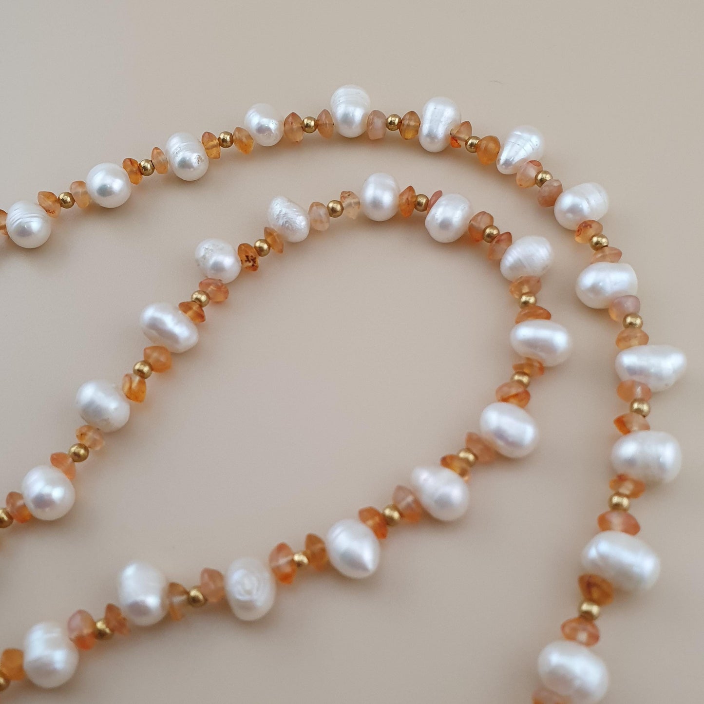 Elegant Fresh Water Pearl and Agate Beads Necklace
