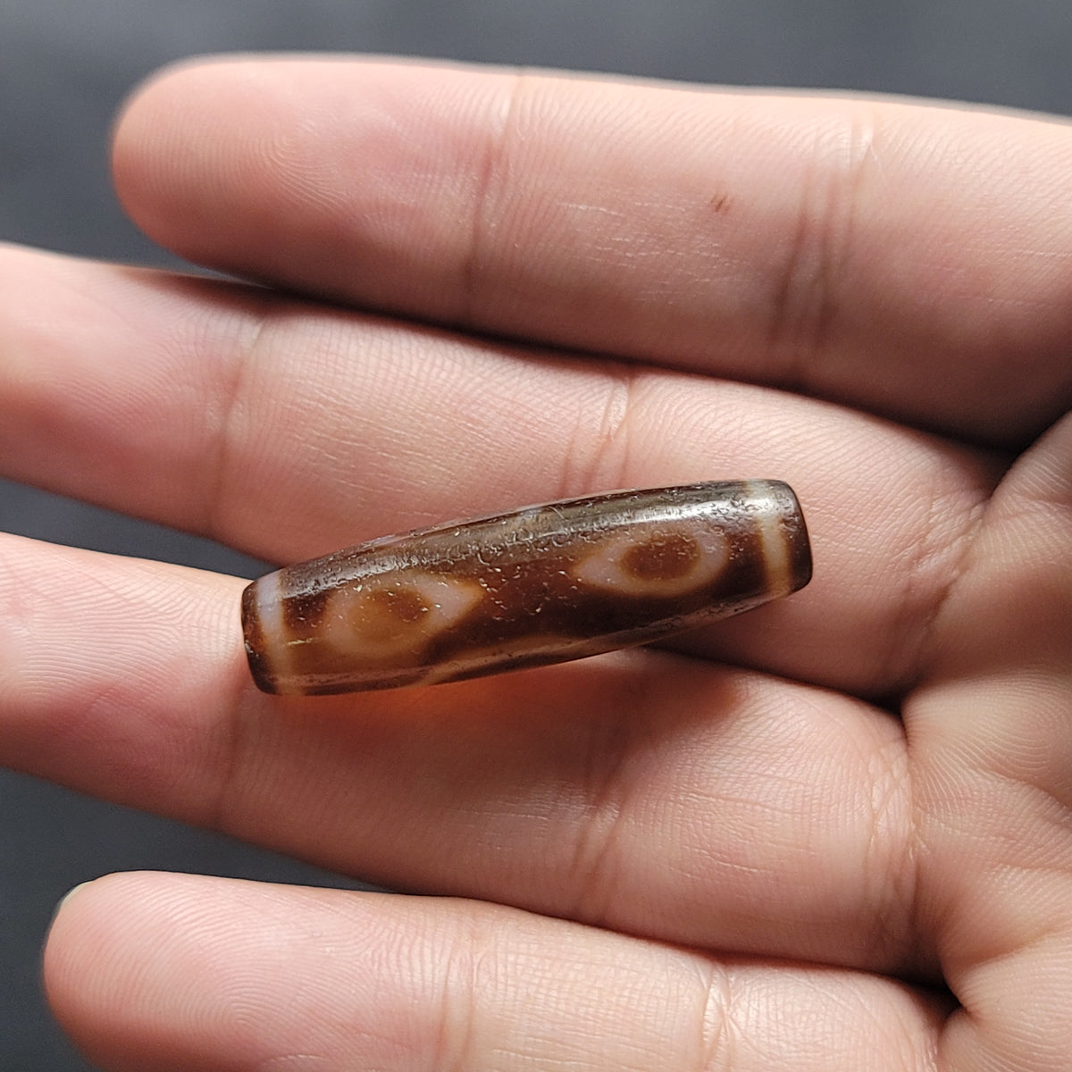 Perle d'Agate Tibétaine Népalaise Amulette 4 Yeux Motif Vintage