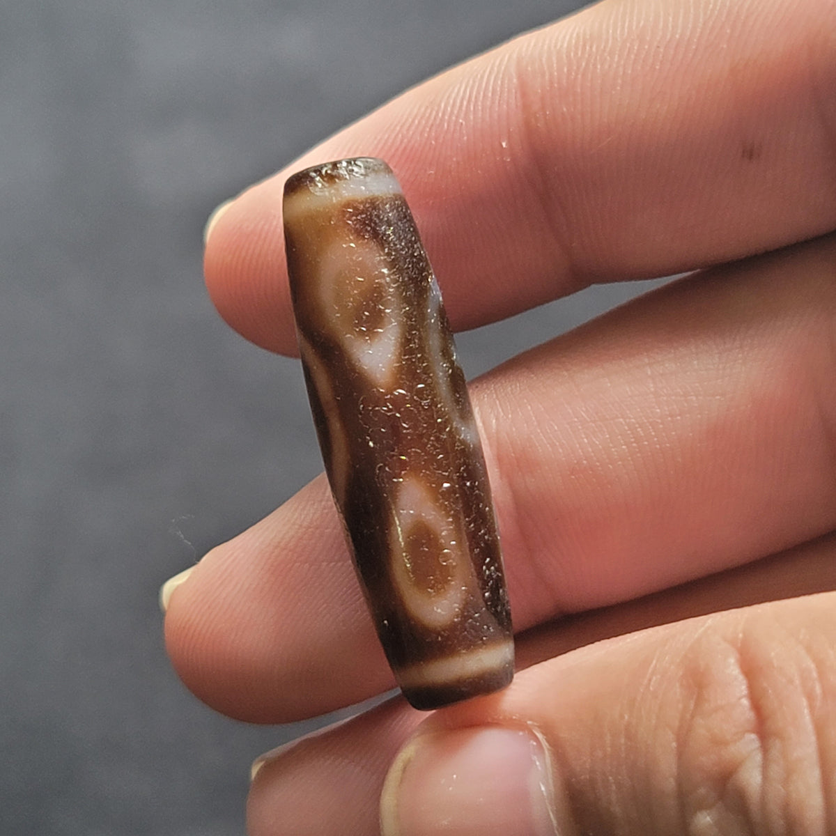Perle d'Agate Tibétaine Népalaise Amulette 4 Yeux Motif Vintage