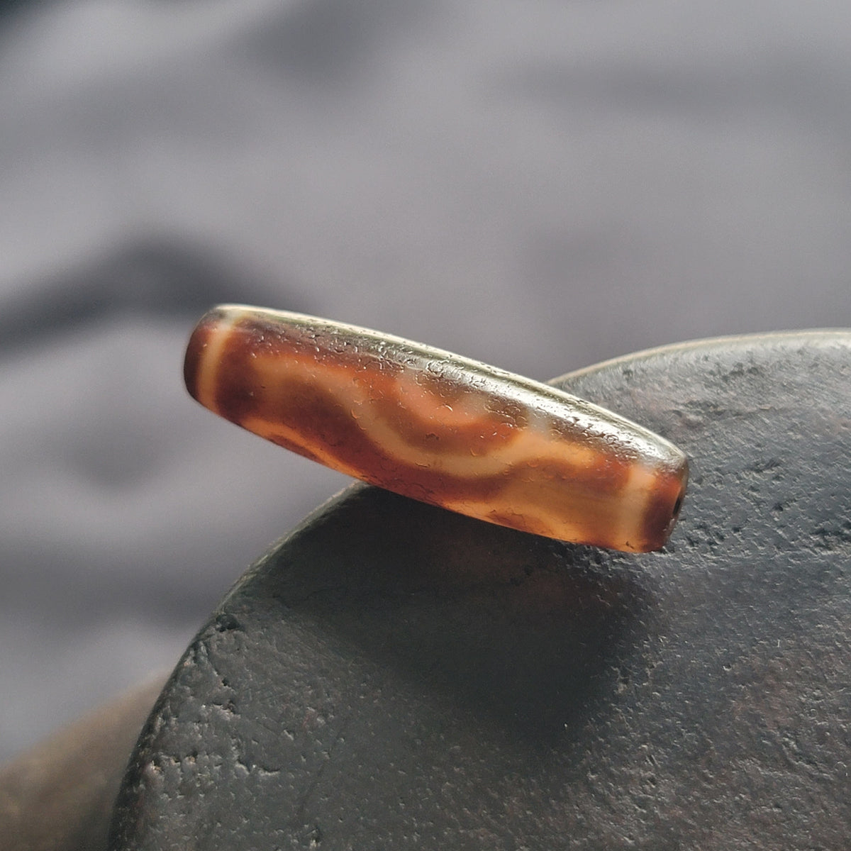 Perle d'Agate Tibétaine Népalaise Amulette 4 Yeux Motif Vintage