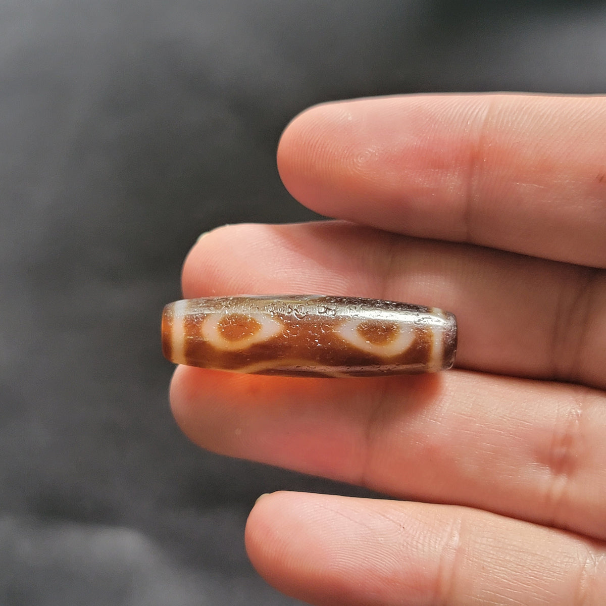 Perle d'Agate Tibétaine Népalaise Amulette 4 Yeux Motif Vintage
