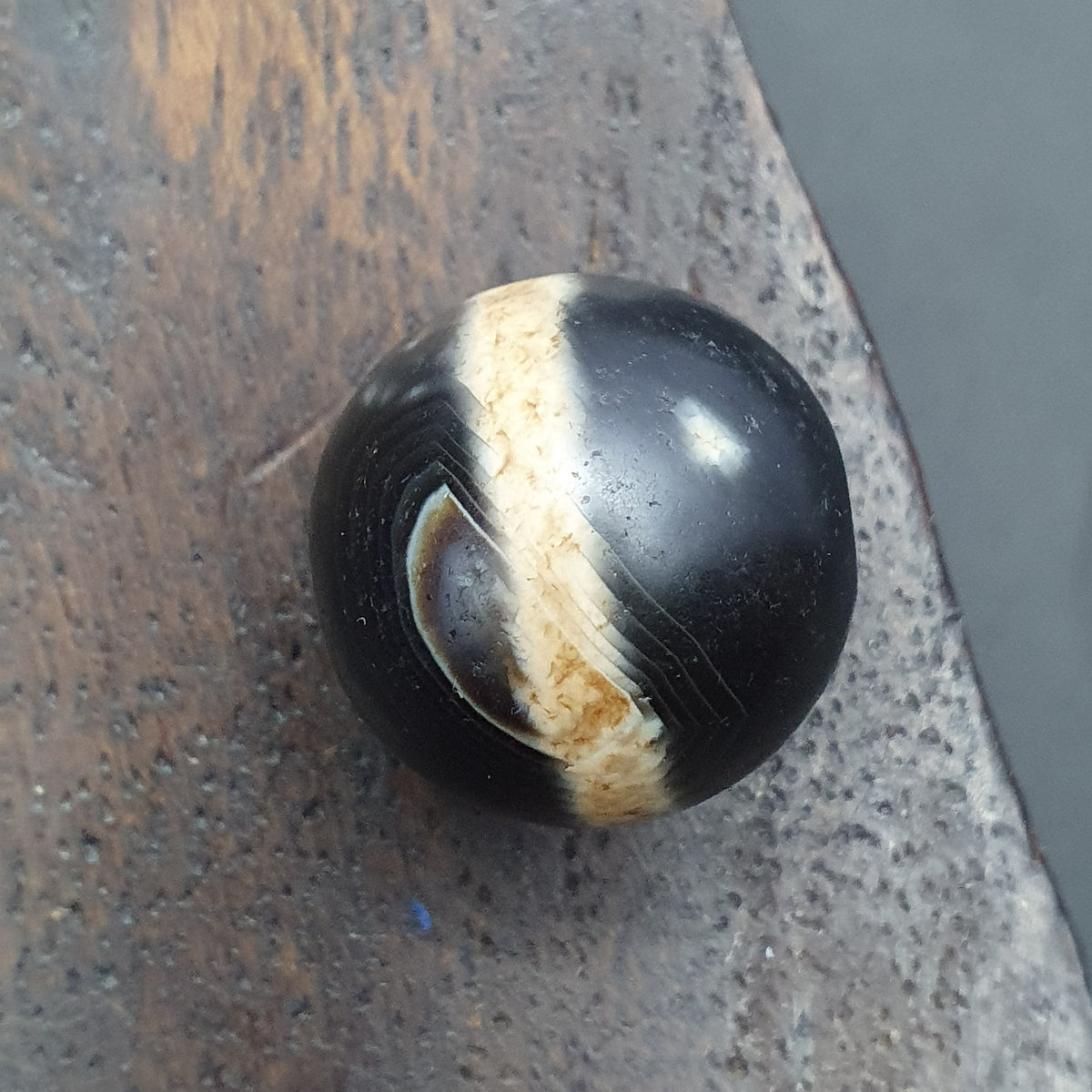Suliemani Eye 1 Line Rare Himalayan Anituqe Agate Bead Amulet