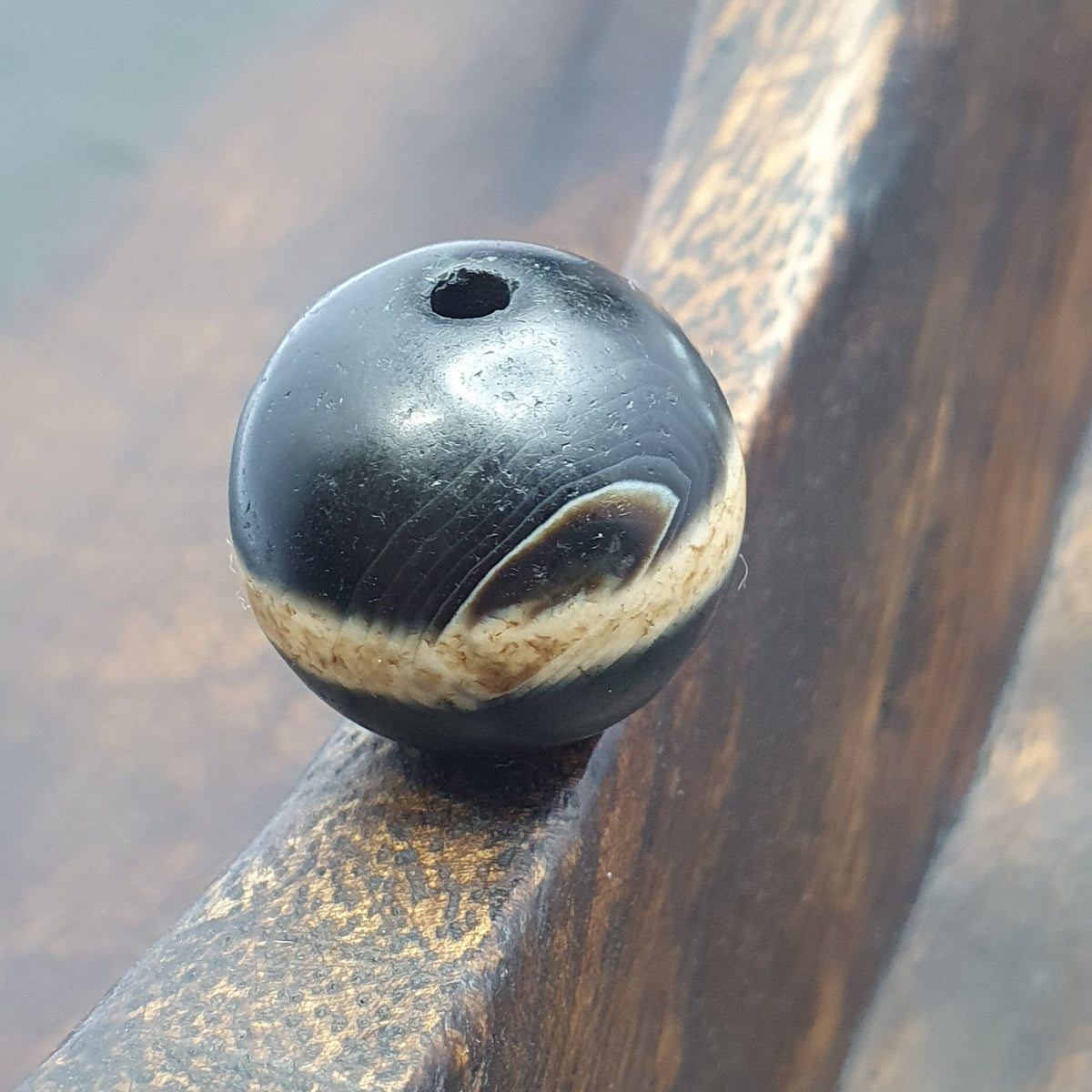Suliemani Eye 1 Line Rare Himalayan Anituqe Agate Bead Amulet