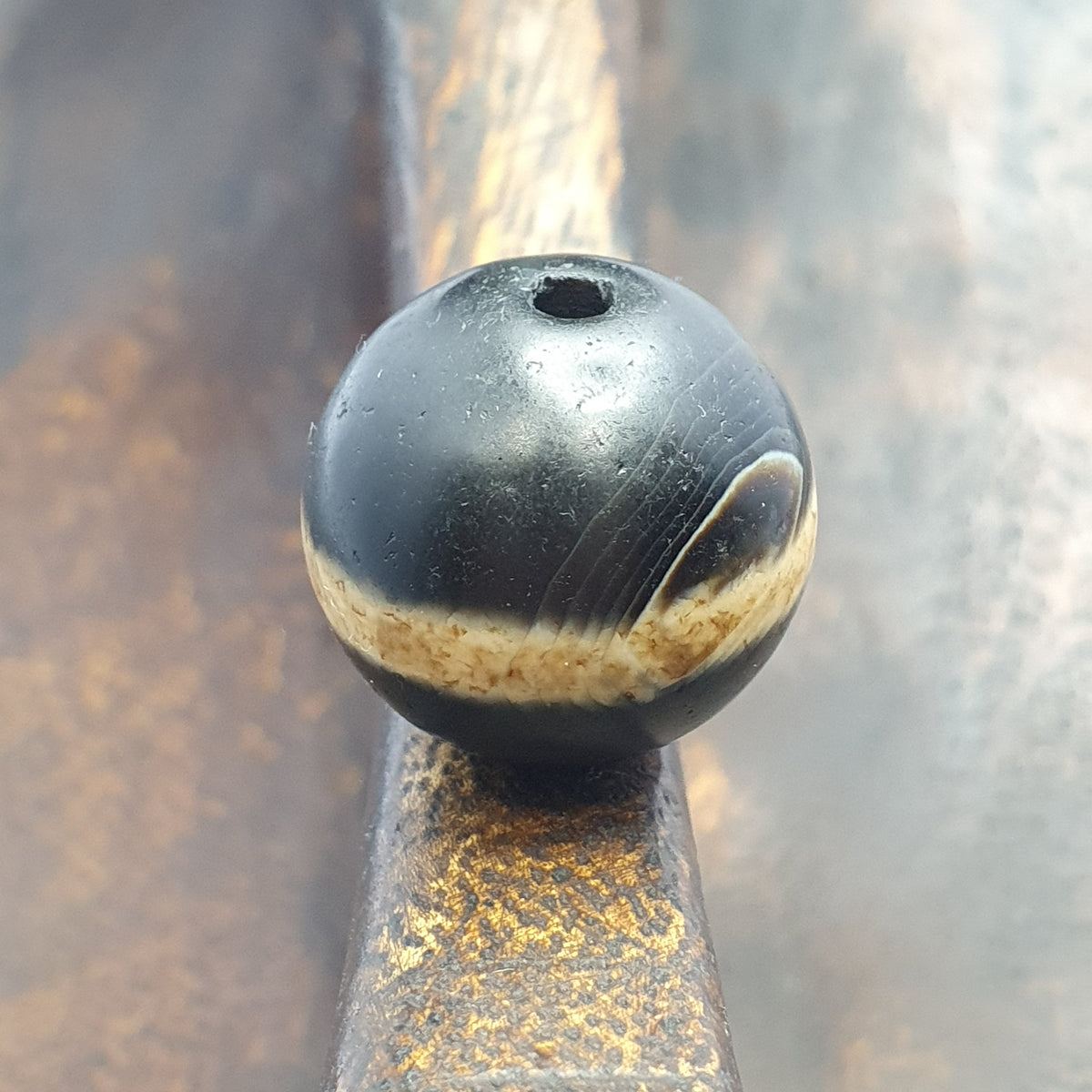 Suliemani Eye 1 Line Rare Himalayan Anituqe Agate Bead Amulet