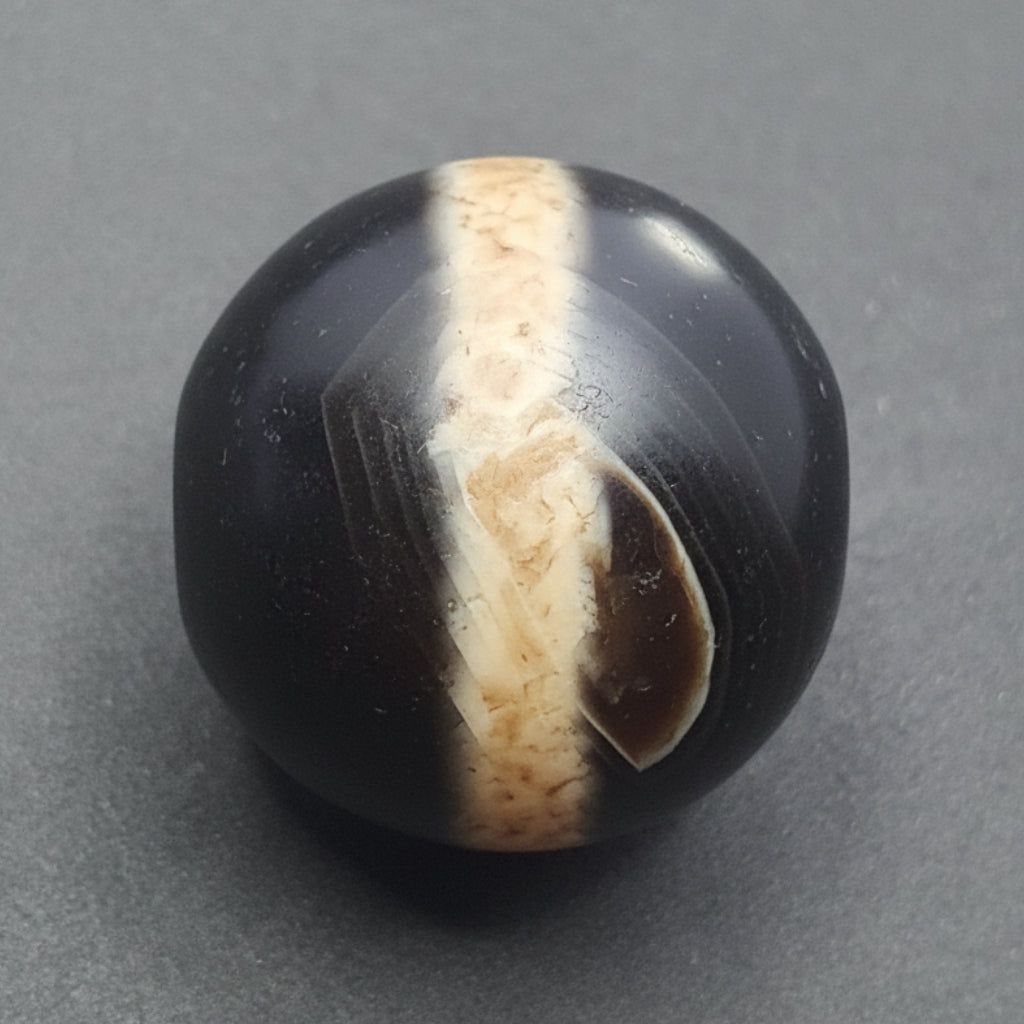 Suliemani Eye 1 Line Rare Himalayan Anituqe Agate Bead Amulet