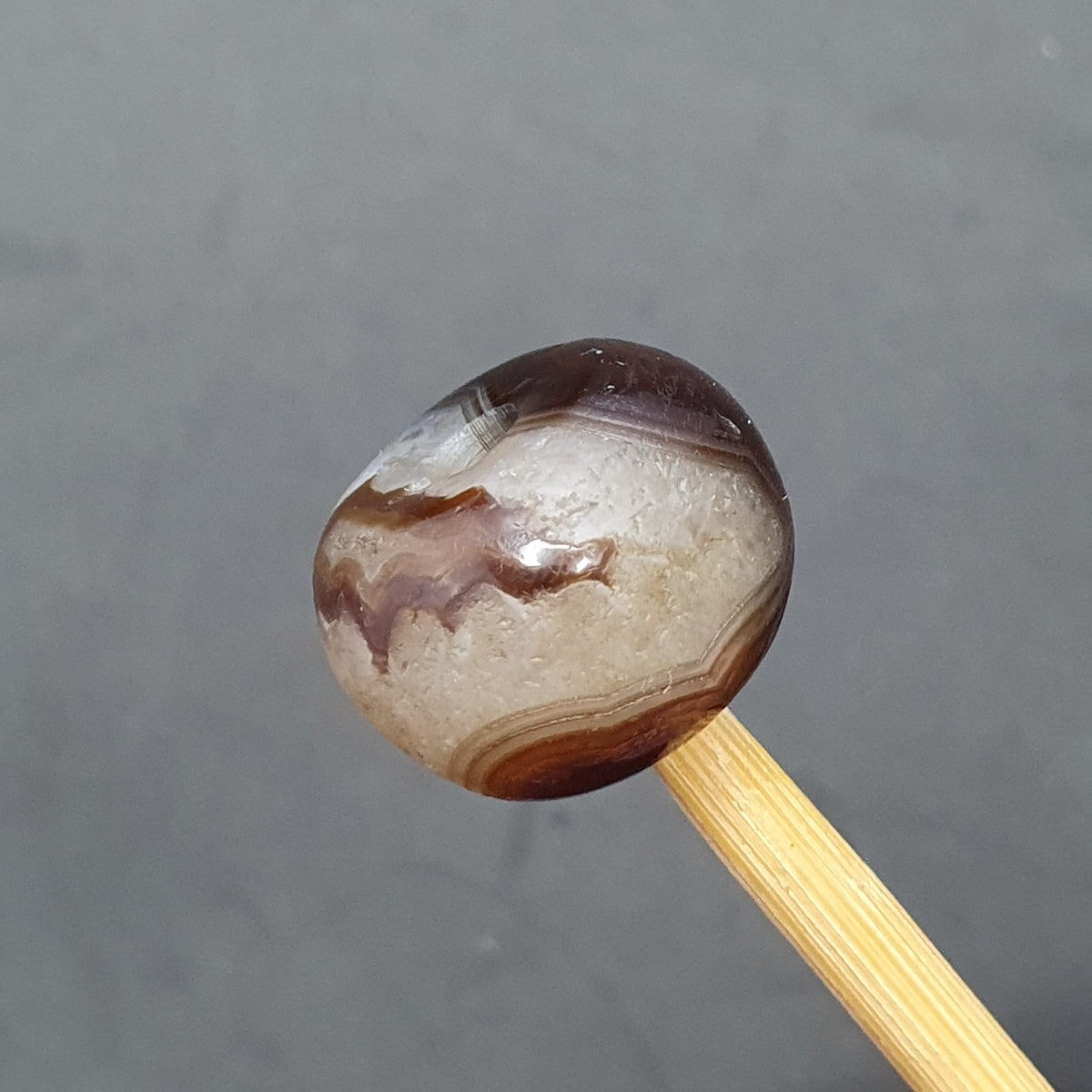 Perle tibétaine himalayenne en agate avec un motif ancien incroyable