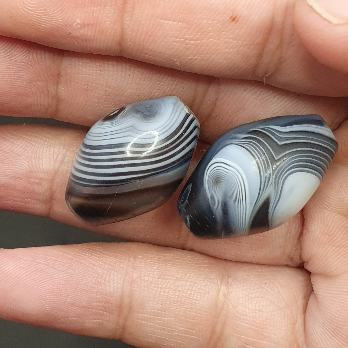 Lot vintage de 2 perles d'agate calcédoine