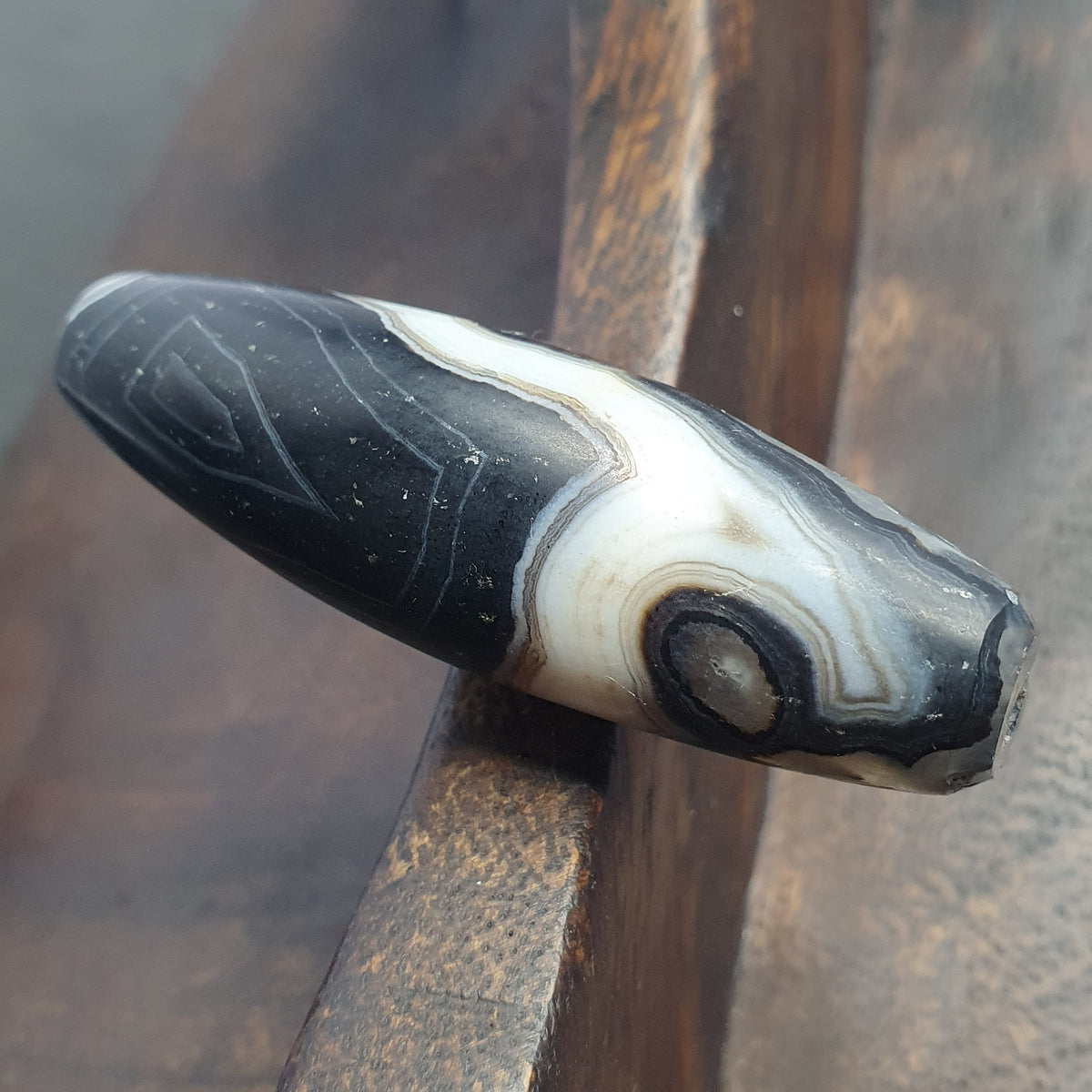 Perle unique vintage agate du Tibet de l'Himalaya à motifs
