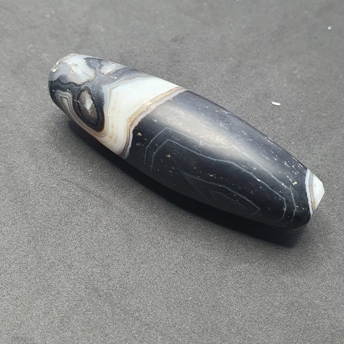 Perle unique vintage agate du Tibet de l'Himalaya à motifs