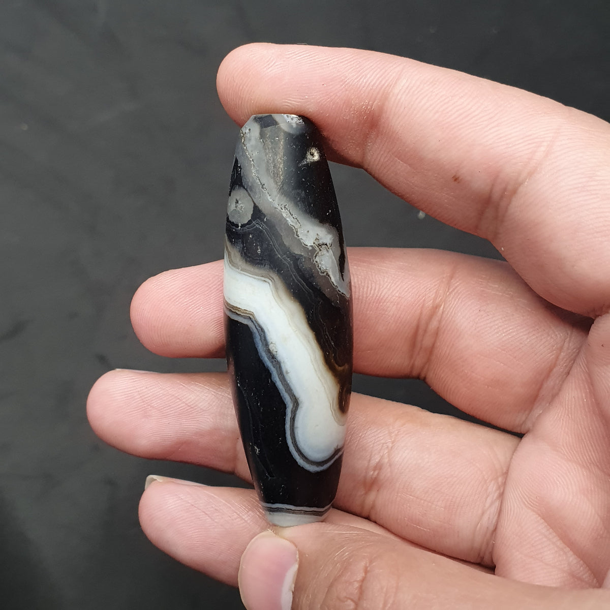 Perle unique vintage agate du Tibet de l'Himalaya à motifs