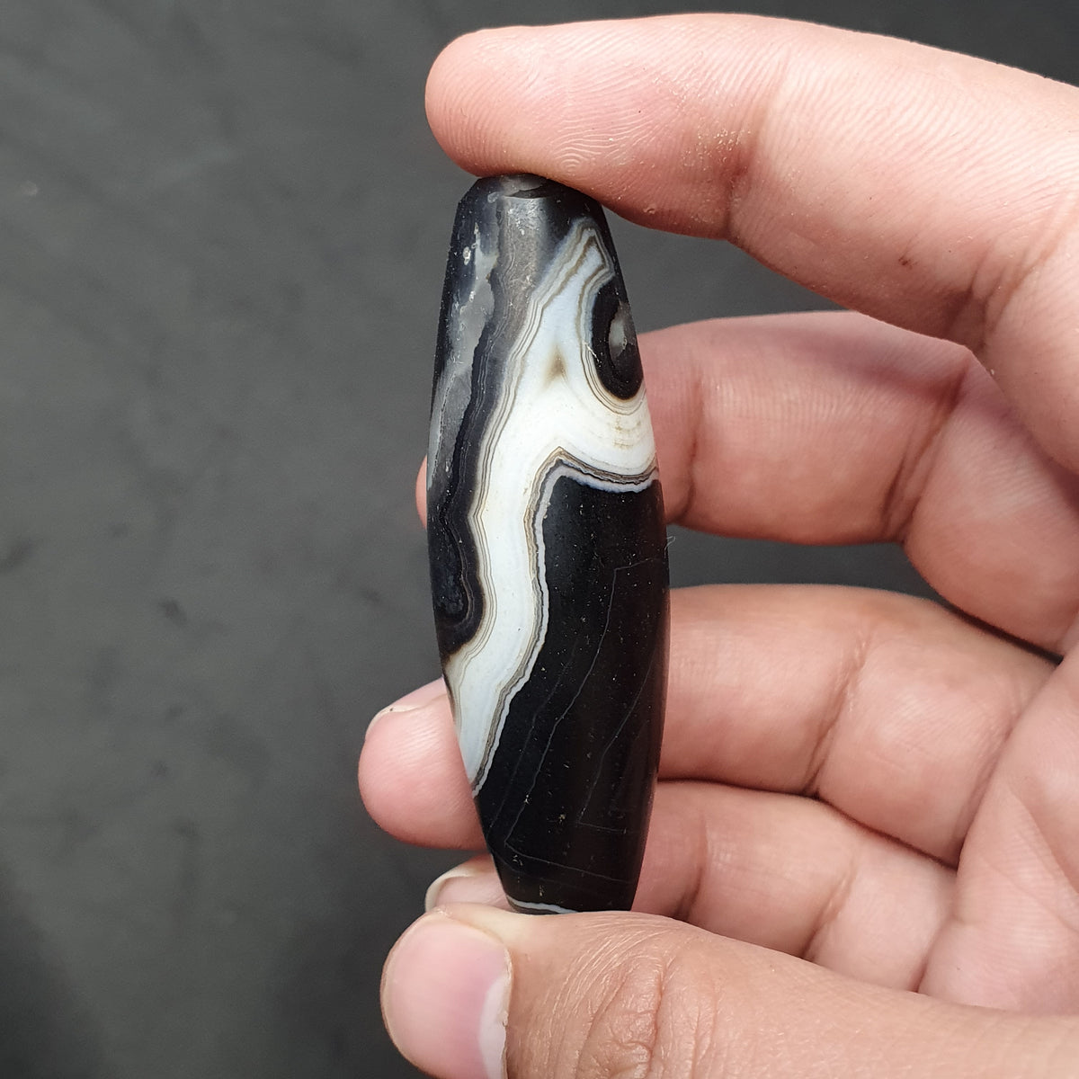 Perle unique vintage agate du Tibet de l'Himalaya à motifs