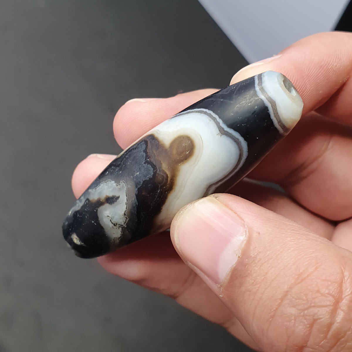 Perle unique vintage agate du Tibet de l'Himalaya à motifs