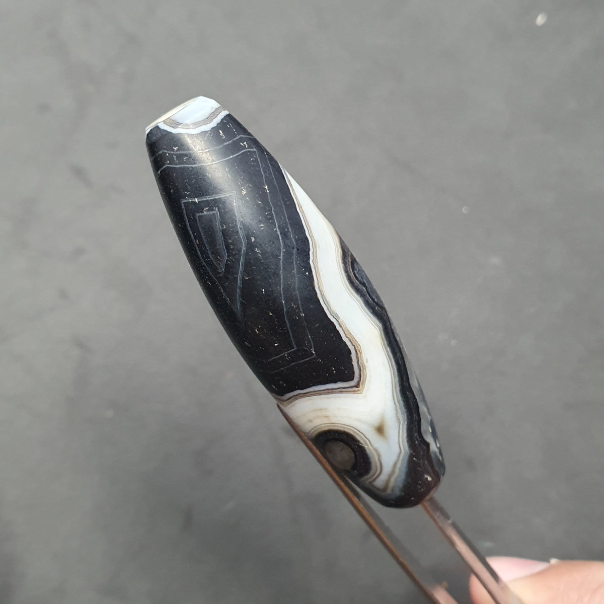 Perle unique vintage agate du Tibet de l'Himalaya à motifs