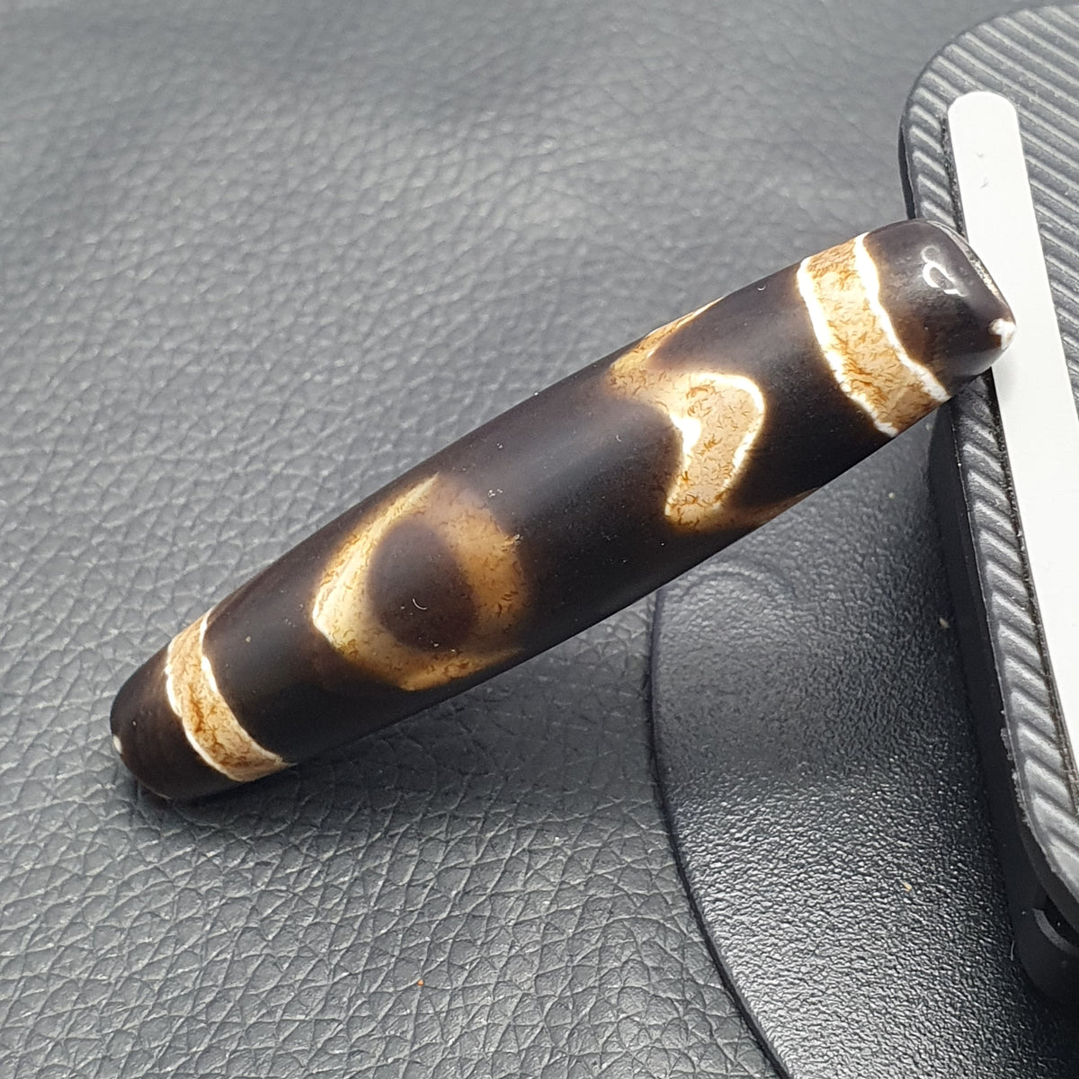 Amulette Perle Dzi en Agate Tibétaine de l'Himalaya Vintage