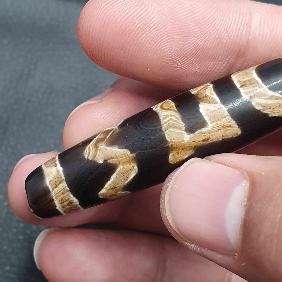 Amulette Perle Dzi en Agate Tibétaine de l'Himalaya Vintage