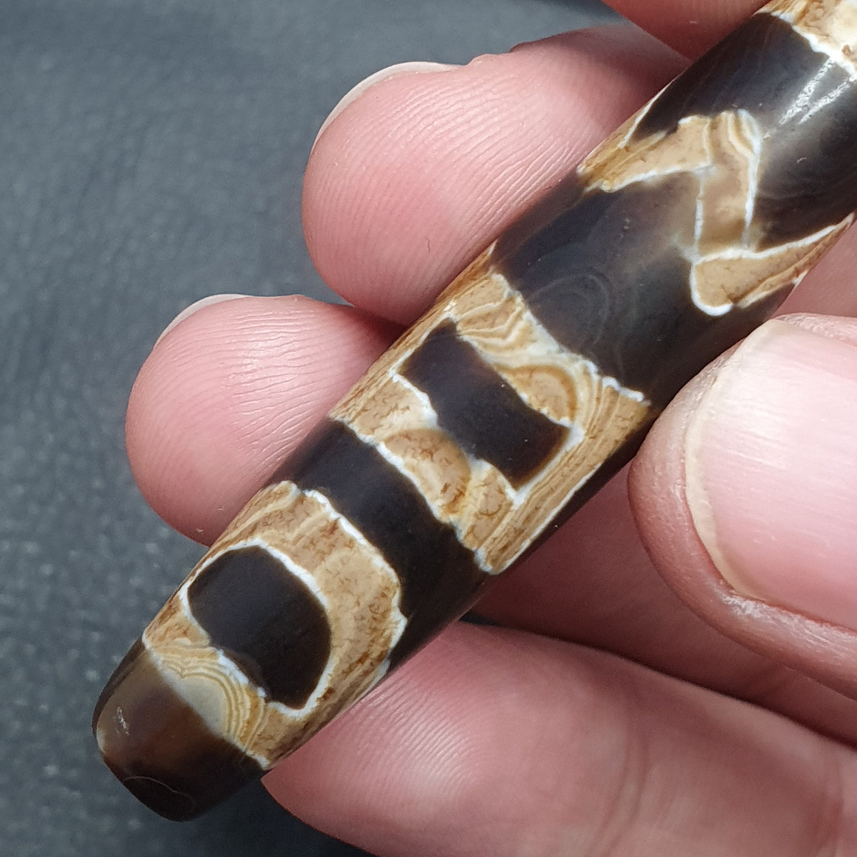 Amulette Perle Dzi en Agate Tibétaine de l'Himalaya Vintage