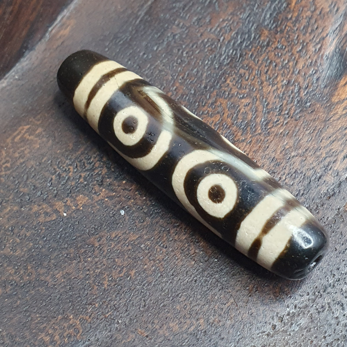 Amulette perle Dzi en agate tibétaine vintage à 7 yeux