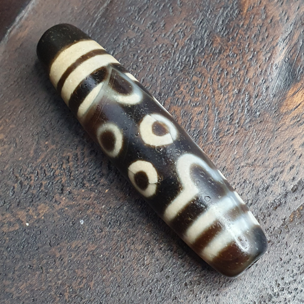 Amulette perle Dzi en agate tibétaine vintage à 7 yeux