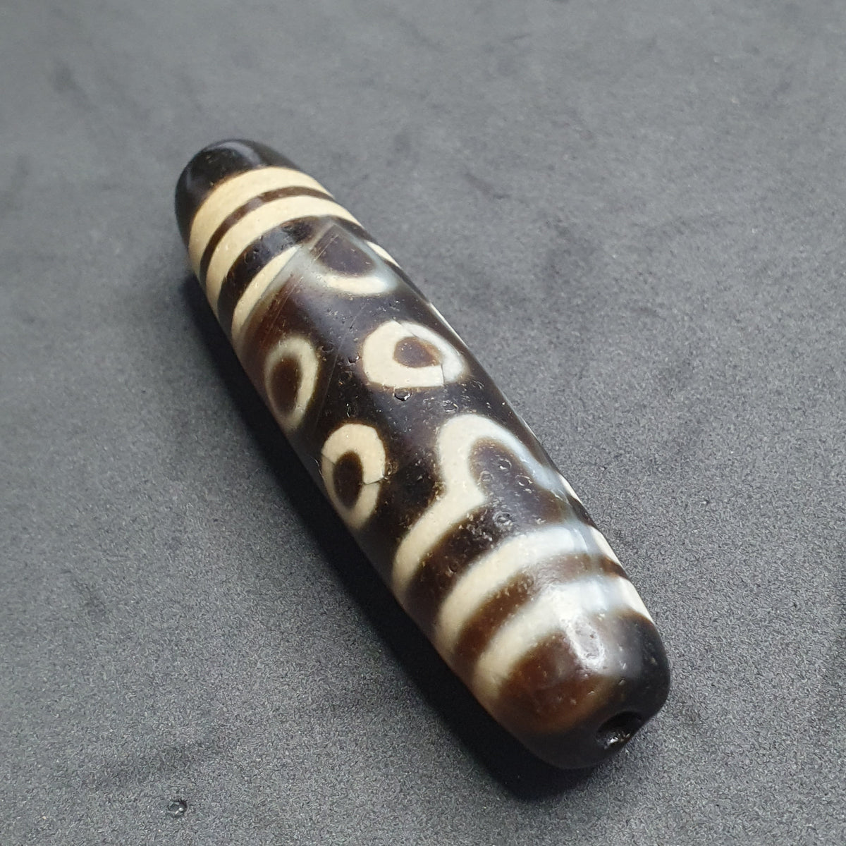 Amulette perle Dzi en agate tibétaine vintage à 7 yeux