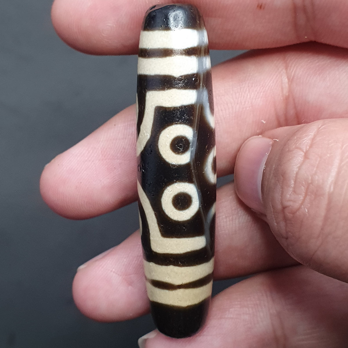 Amulette perle Dzi en agate tibétaine vintage à 7 yeux