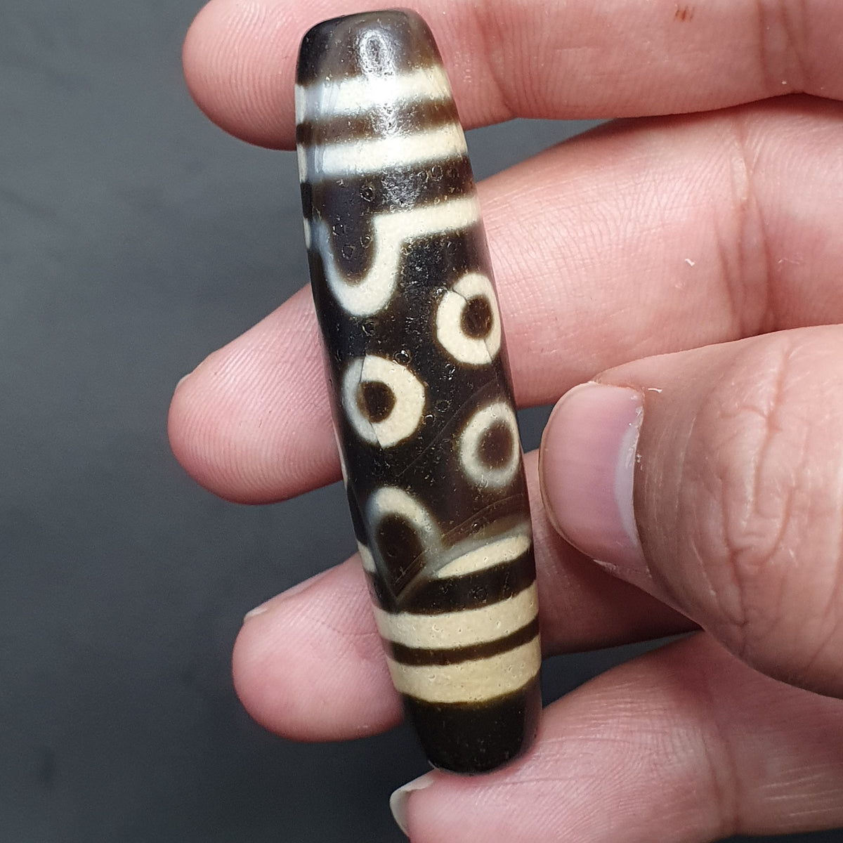 Amulette perle Dzi en agate tibétaine vintage à 7 yeux