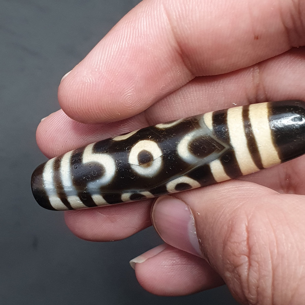 Amulette perle Dzi en agate tibétaine vintage à 7 yeux