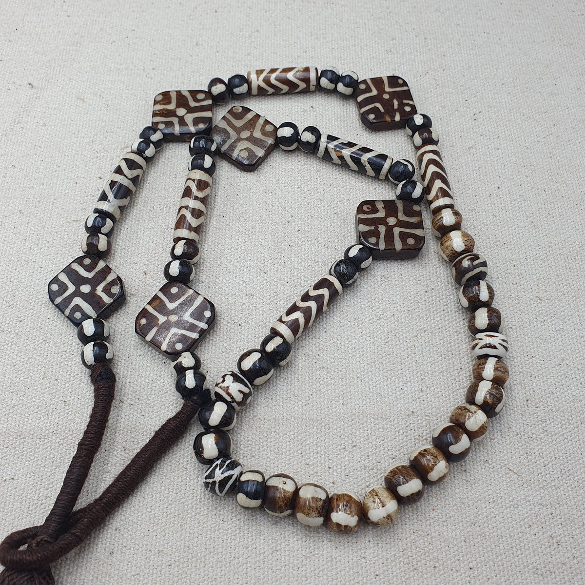 Collier de perles en os style Pumktek vintage