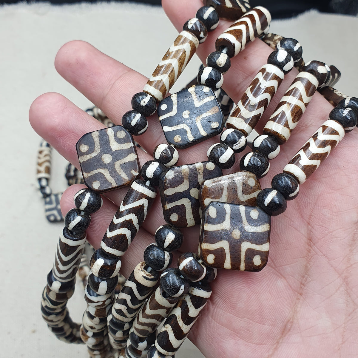 Collier de perles en os style Pumktek vintage