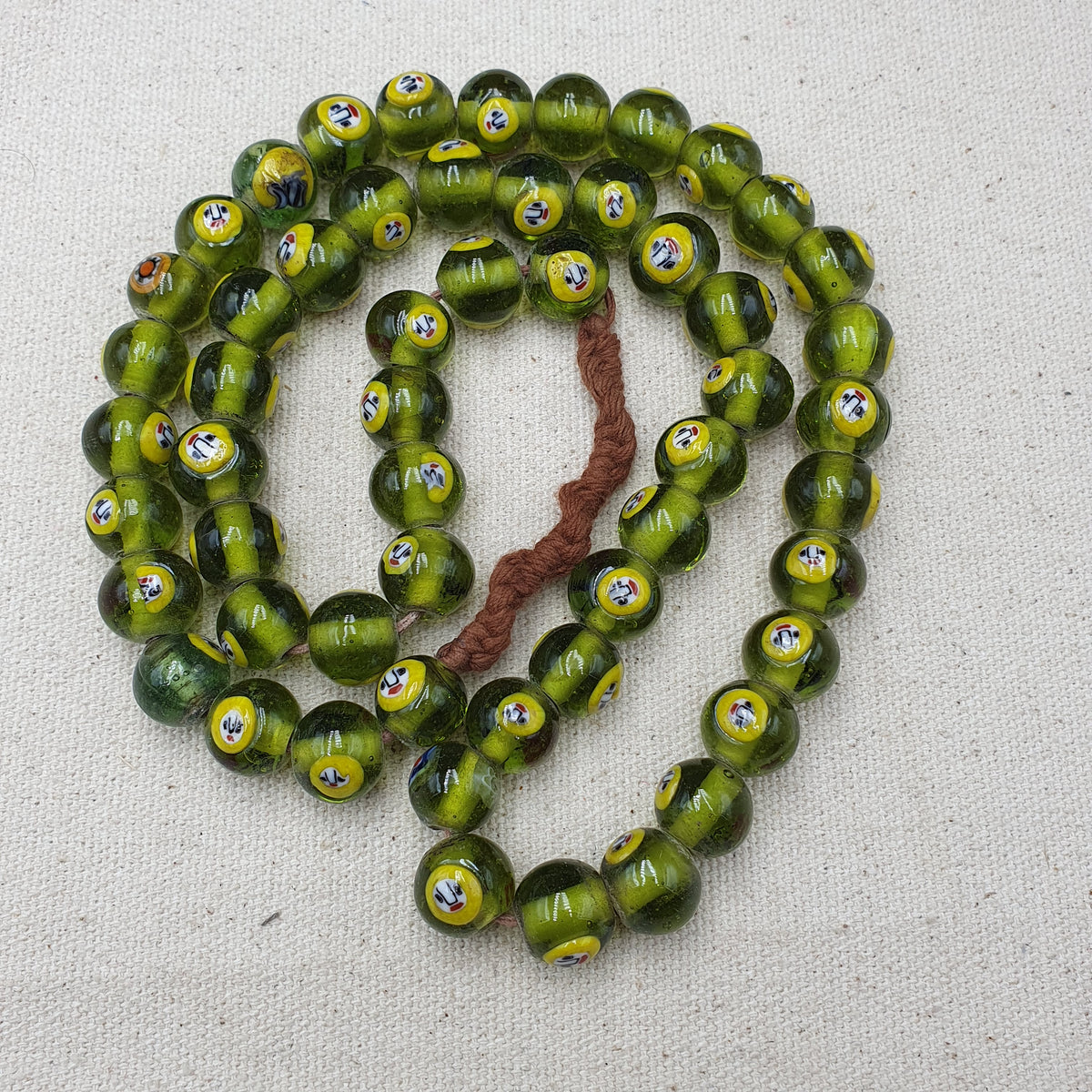 Collier de perles vertes citron de style vénitien antique