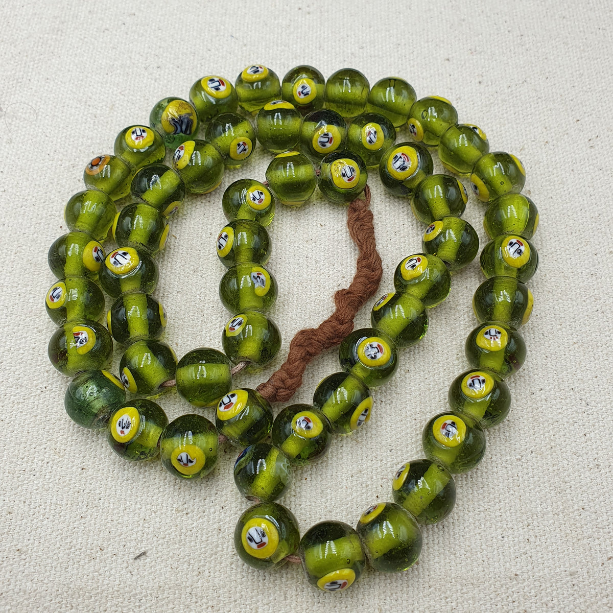 Collier de perles vertes citron de style vénitien antique